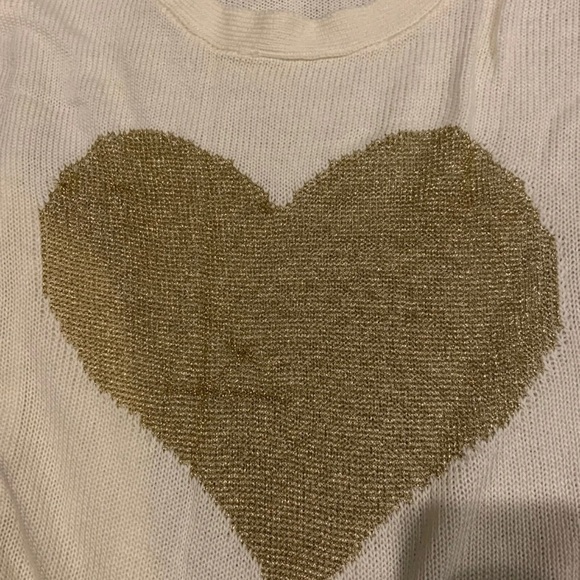 Boxy heart knit sweater.  Sheer with short sleeves - Picture 2 of 5